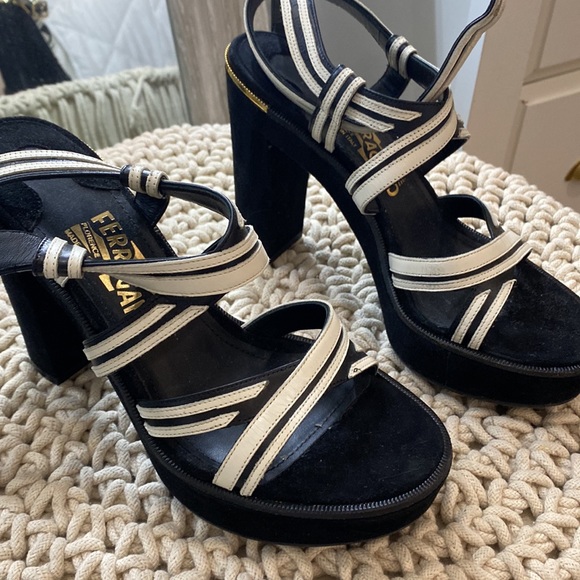 Ferragamo heels - Picture 6 of 13